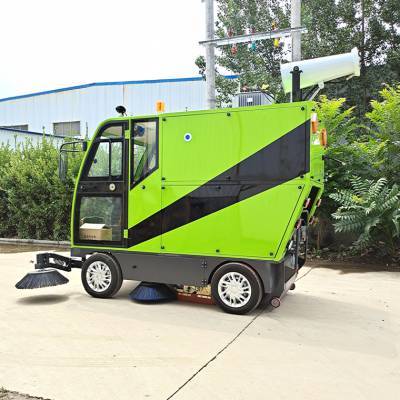 城市美容師的新裝備 環(huán)衛(wèi)清潔工與多功能掃路車(chē)
